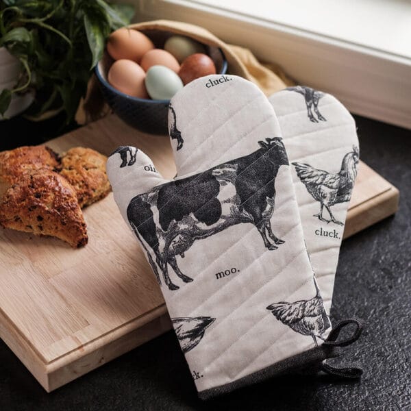 Handmade Oven Mitt Set - Barnyard